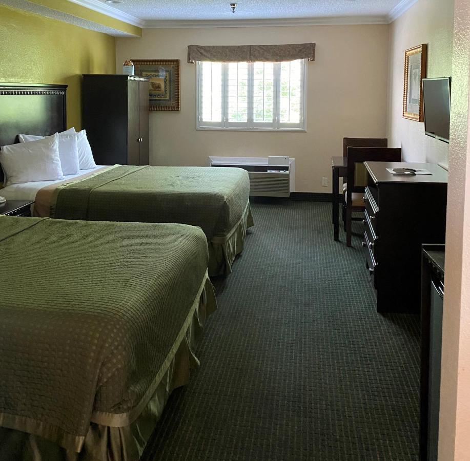 Travelodge By Wyndham Chatsworth